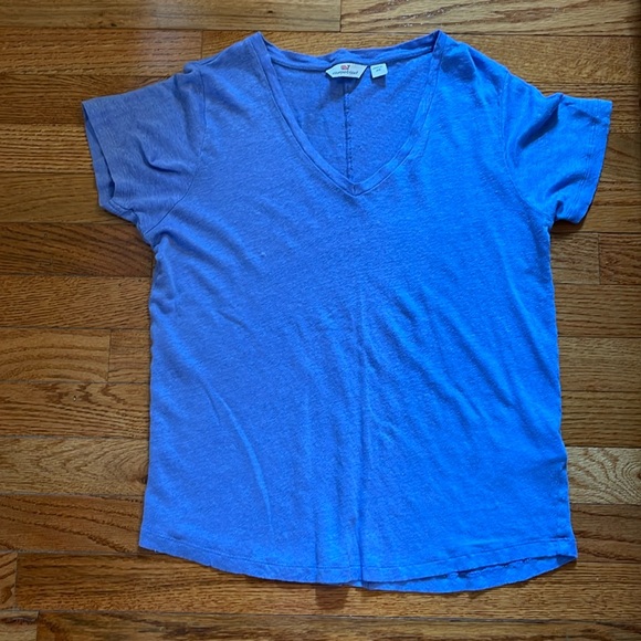 Vineyard Vines Tops - NWOT Vineyard Vines v neck short sleeve t shirt